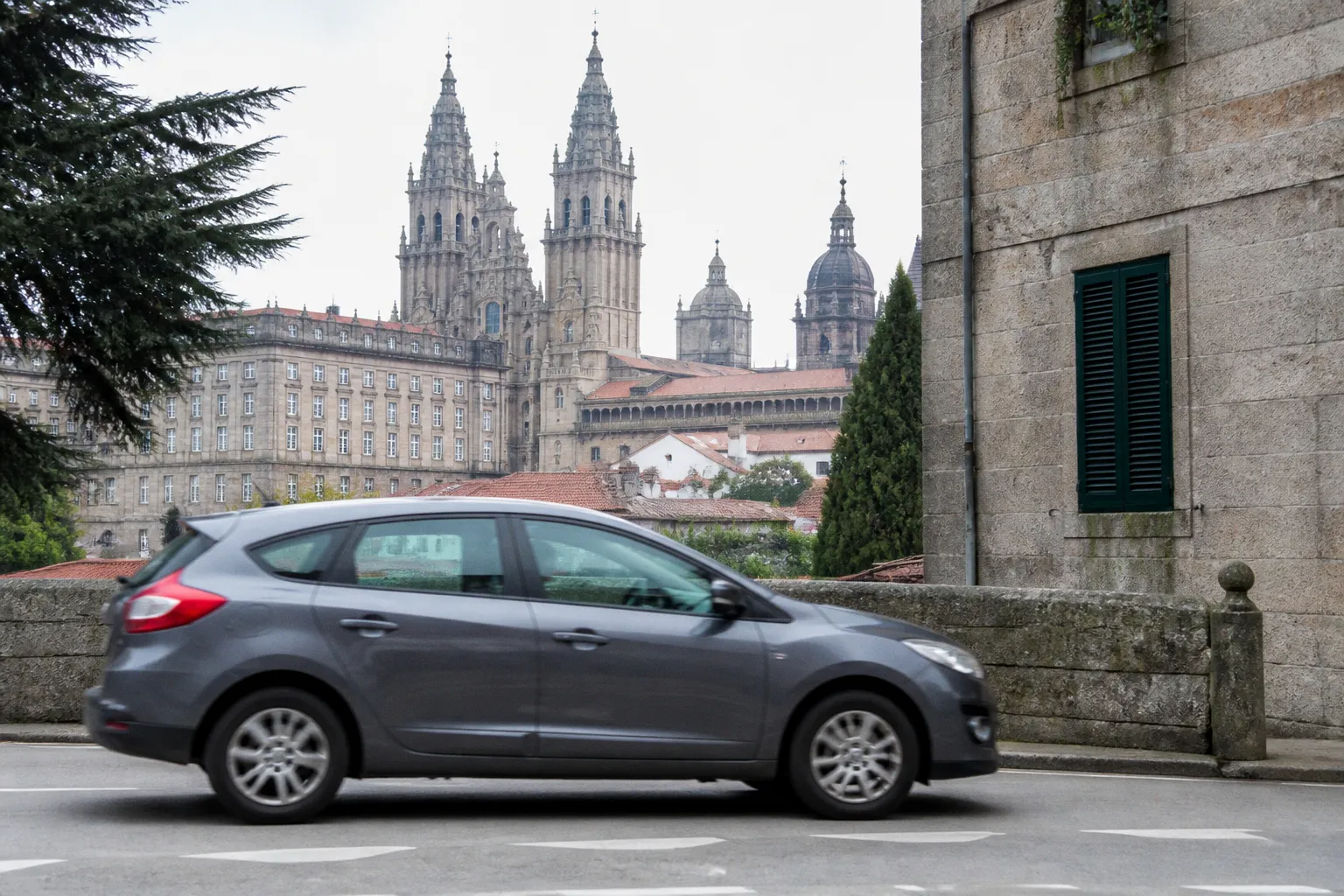 Car Rental in Santiago de Compostela (Spain): A Practical Guide